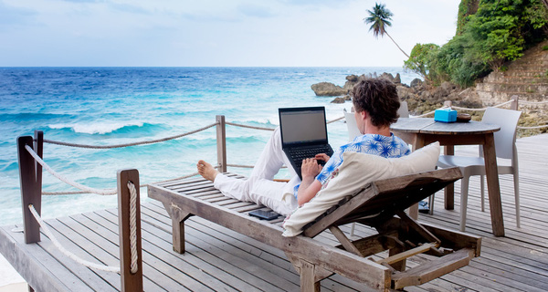 Dân Digital Nomad: Quanh năm chỉ lo du lịch, ăn, chơi, tiền vẫn kiếm triệu đô, họ là ai?