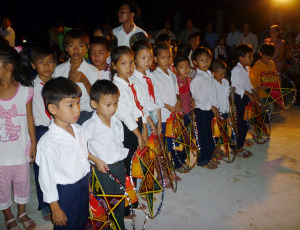 MISA Cần Thơ vui Trung Thu cùng trẻ em nghèo huyện Phong Điền