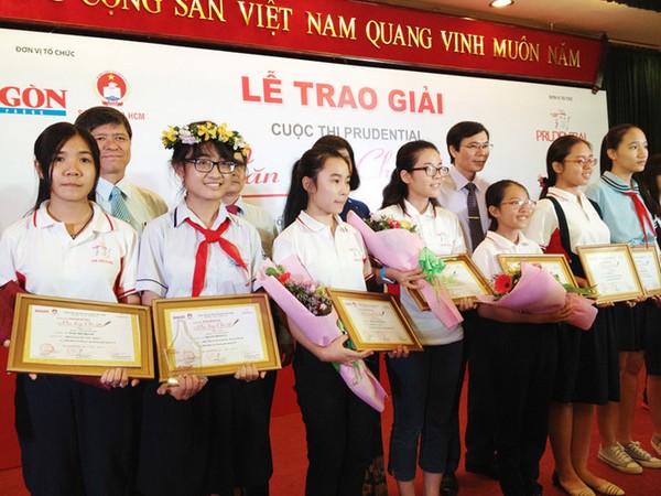 Lễ trao giải cuộc thi “Văn hay chữ tốt” năm 2016